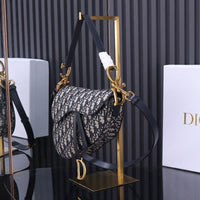 Elegant D.I.O.R Handbag Paris – Premium Quality with Official Box